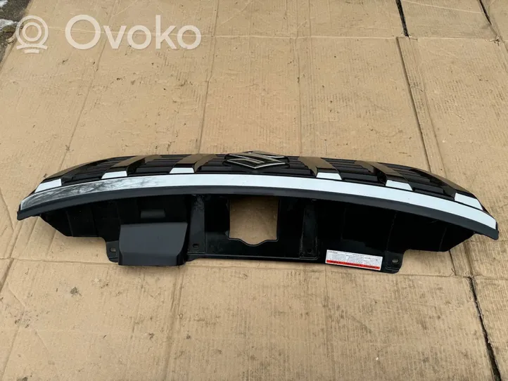 Suzuki Vitara (LY) Maskownica / Grill / Atrapa górna chłodnicy 7212186R0