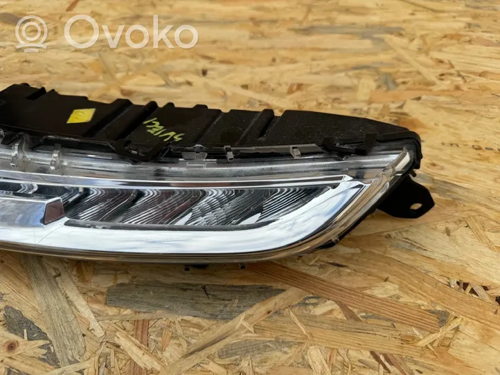 Citroen C4 II Picasso Lampa LED do jazdy dziennej 9676036580