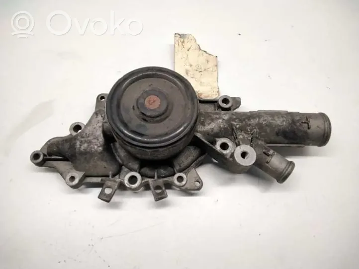 Mercedes-Benz C W203 Pompe de circulation d'eau 1K2430180S