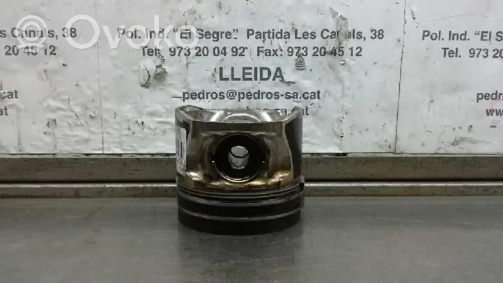 Hyundai Trajet Piston 