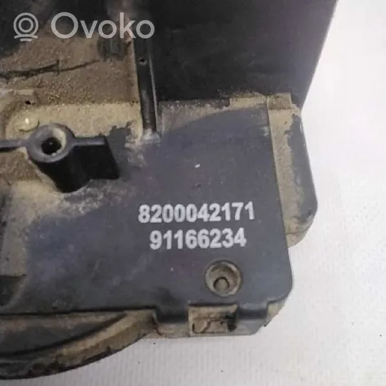 Renault Trafic II (X83) Front door lock 8200004410