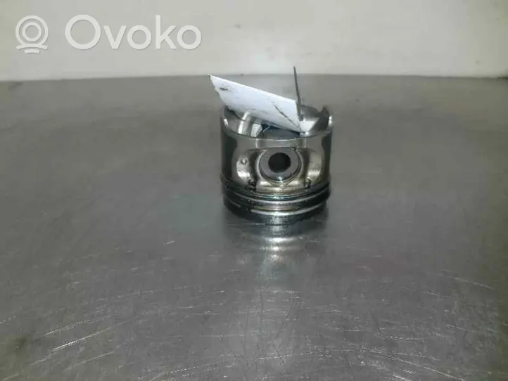 Nissan Kubistar Piston 