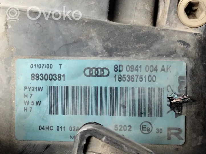 Audi A4 S4 B5 8D Lampa przednia 8d0941004ak