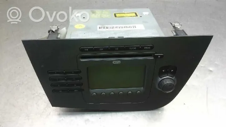 Seat Leon (1P) Steuergerät Audioanlage Soundsystem Hi-Fi W01P1035186