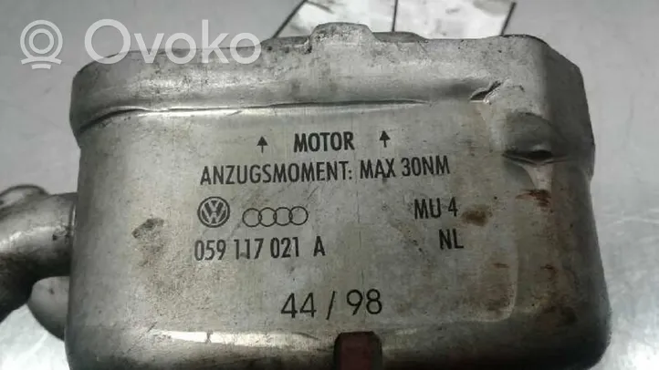 Audi A6 Allroad C5 Radiateur d'huile moteur 059117021A