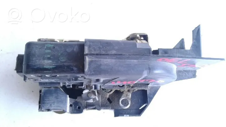 Renault Laguna I Cerradura de puerta delantera 7701045753