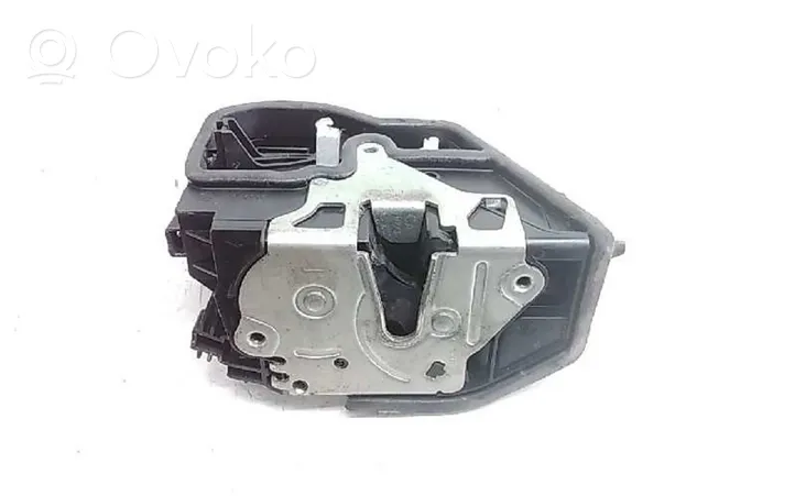 BMW 5 E60 E61 Serratura portiera anteriore 7202146