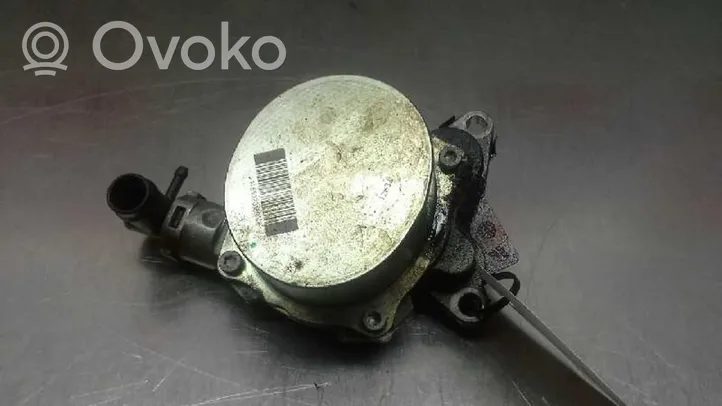 Renault Koleos I Vacuum pump 146502018R