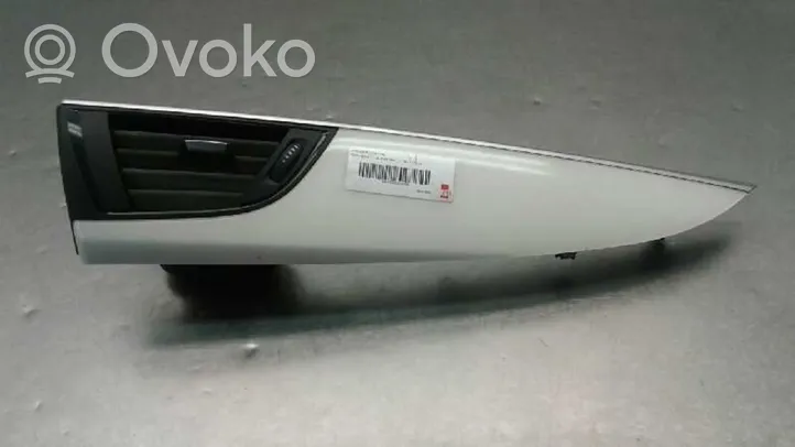 BMW 1 E82 E88 Centrālais gaisa ventilācijas režģis 920535606