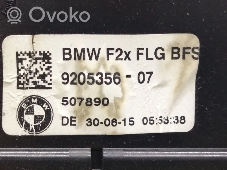 BMW 1 F20 F21 Dysze / Kratki środkowego nawiewu deski rozdzielczej 920535607