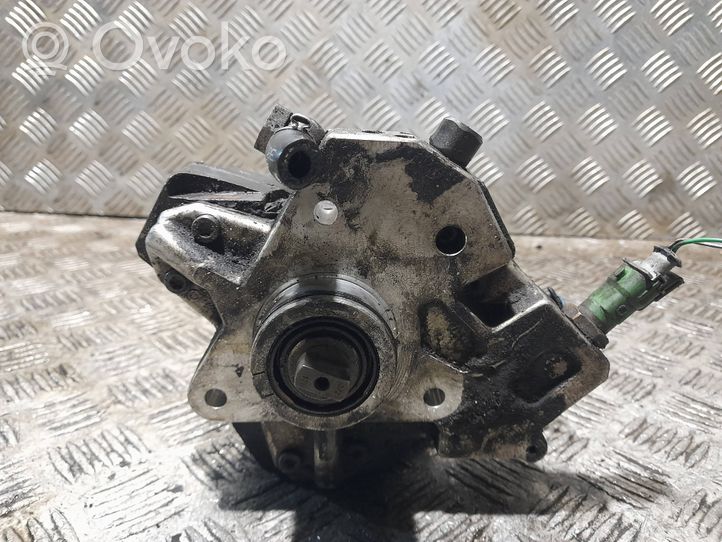 Volvo V70 Fuel injection high pressure pump 30756125