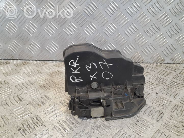 BMW X3 E83 Etuoven lukko 7167067