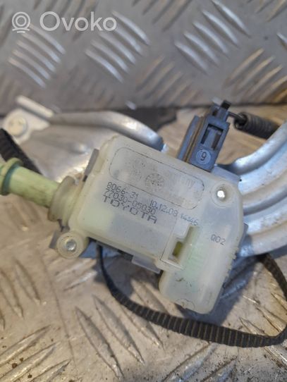 Toyota Avensis T270 Stellmotor Tankdeckel Tankklappe 7703005030