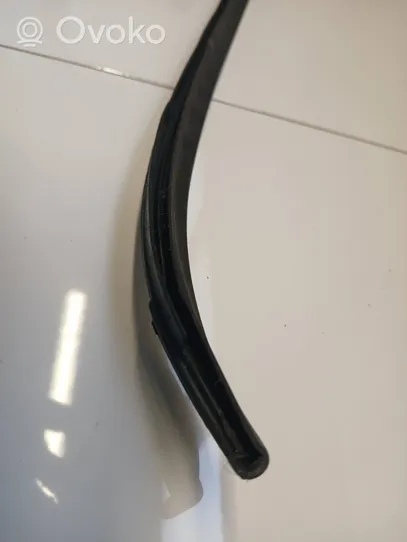 Volkswagen Touran I Windshield trim 1t0854327c