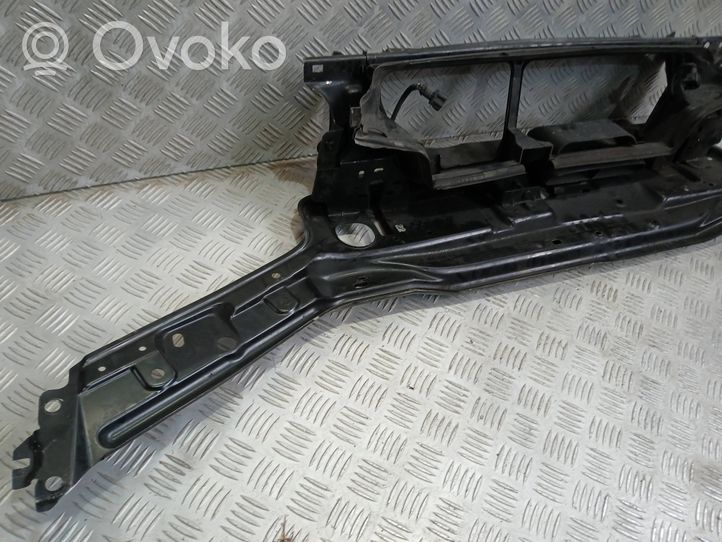 Volvo XC70 Panel mocowania chłodnicy / góra 