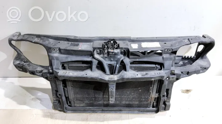 Volkswagen Golf IV Jäähdyttimen kehyksen suojapaneeli 701010081