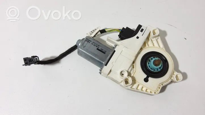 Audi A6 Allroad C6 Front door window regulator motor 4F0959801D