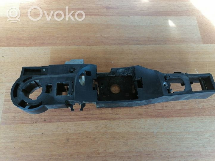 Renault Clio III Support extérieur, poignée de porte arrière 8200226524