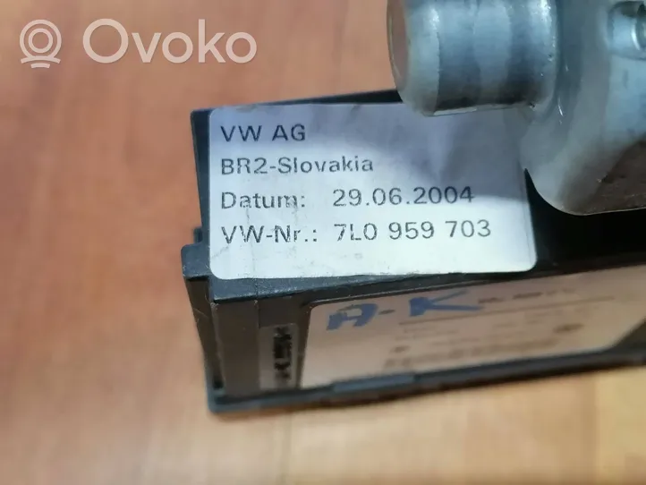 Volkswagen Touareg I Takaoven ikkunan nostomoottori 7L0959703