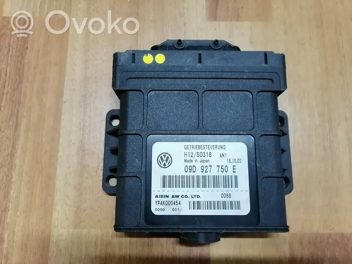 Volkswagen Touareg I Gearbox control unit/module 09D927750E