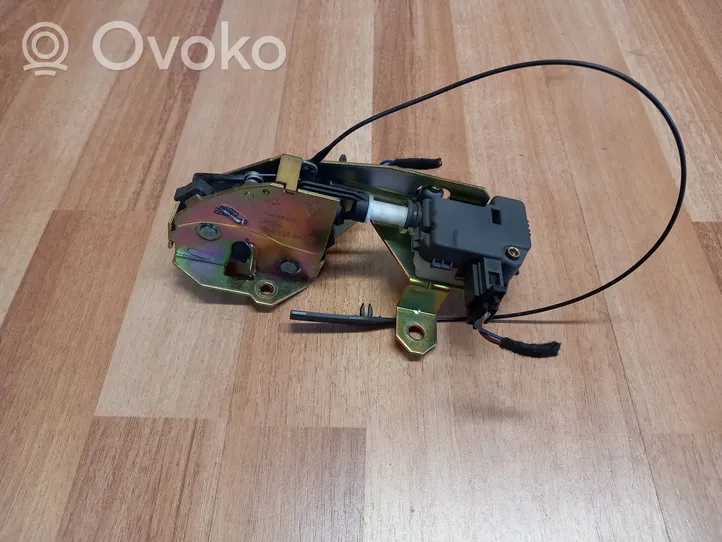 Volkswagen Touareg I Tailgate window lock/catch/latch 7L0827506D