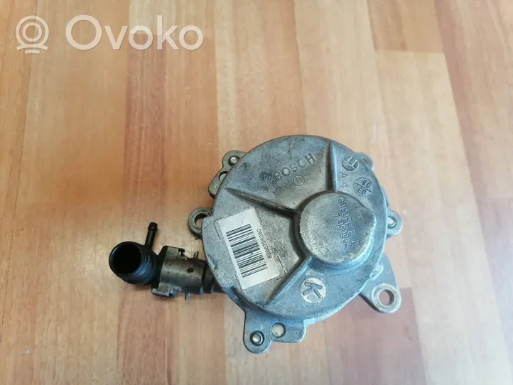 Renault Laguna III Vacuum pump 8200796080