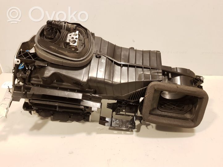 Volkswagen Tiguan Scatola climatizzatore riscaldamento abitacolo assemblata 5M1820003CH