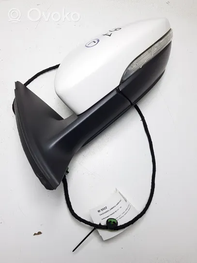 Volkswagen PASSAT B7 Front door electric wing mirror 3C0857933A