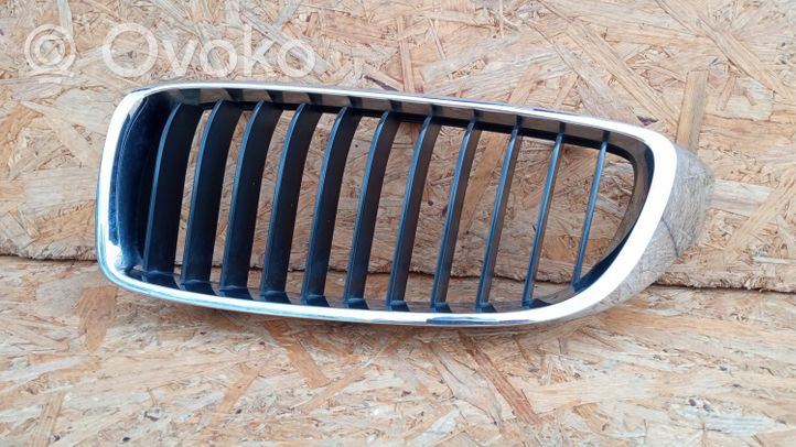 BMW 4 F32 F33 Maskownica / Grill / Atrapa górna chłodnicy 7294813