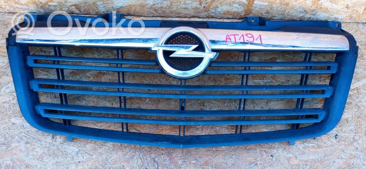 Opel Movano B Griglia superiore del radiatore paraurti anteriore 623108942R