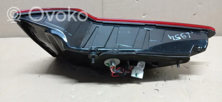 KIA Ceed Luci posteriori del portellone del bagagliaio 92404-J71