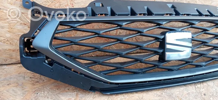 Seat Leon IV Maskownica / Grill / Atrapa górna chłodnicy 5FA853651G