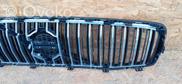 Volvo V60 Front bumper upper radiator grill 32132227