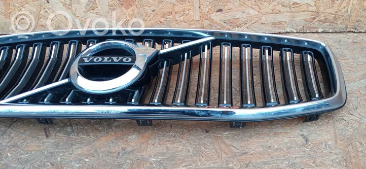 Volvo V60 Grille calandre supérieure de pare-chocs avant 32132227