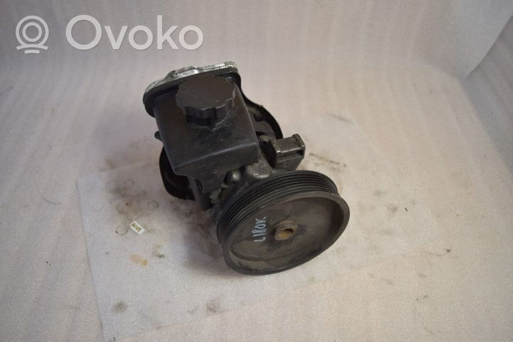 Mercedes-Benz SLK R171 Ohjaustehostimen pumppu A0034664001 