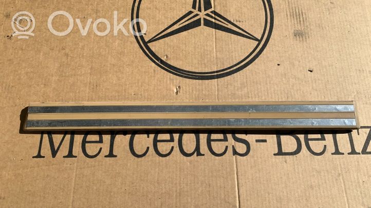 Mercedes-Benz E W210 Rivestimento anteriore minigonna laterale A2106802335