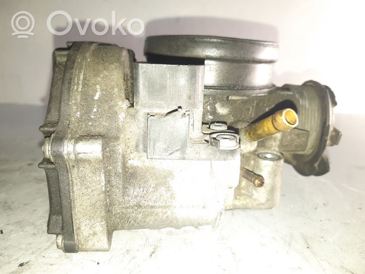 Volkswagen PASSAT B5 Throttle valve 05813306311