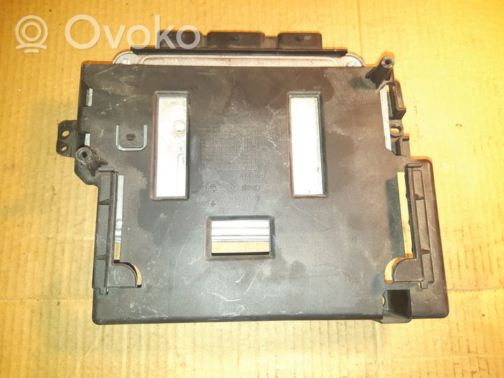 Citroen C8 Calculateur moteur ECU 0281013872