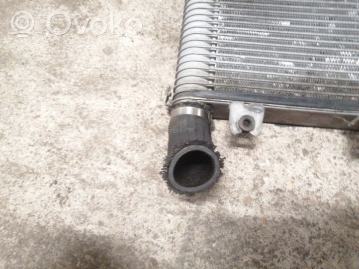 KIA Carnival Chłodnica powietrza doładowującego / Intercooler 