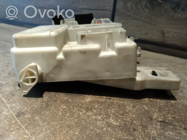 Volvo S40 Блок предохранителей 30765015151106