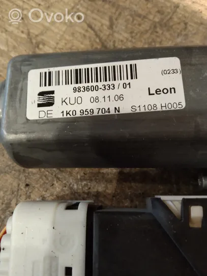 Seat Leon (1P) Elektryczny podnośnik szyby drzwi tylnych 1K0959704N