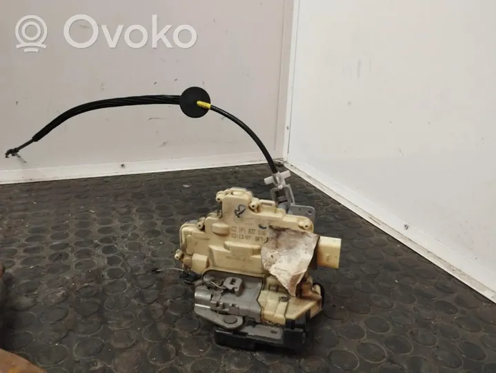 Volkswagen Eos Front door lock 1P1837016