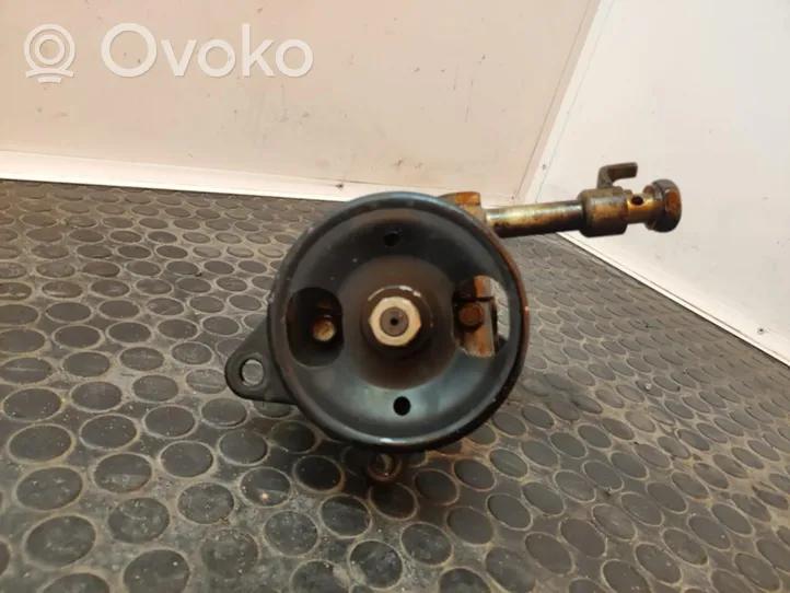 Nissan Navara Ohjaustehostimen pumppu 54144057