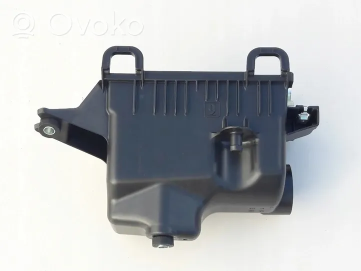 Toyota Yaris Tapa de la caja del filtro de aire 17701-0M061