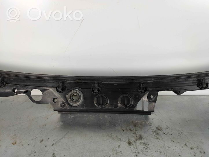 BMW 7 F01 F02 F03 F04 Listwa szyby czołowej / przedniej 51717184563