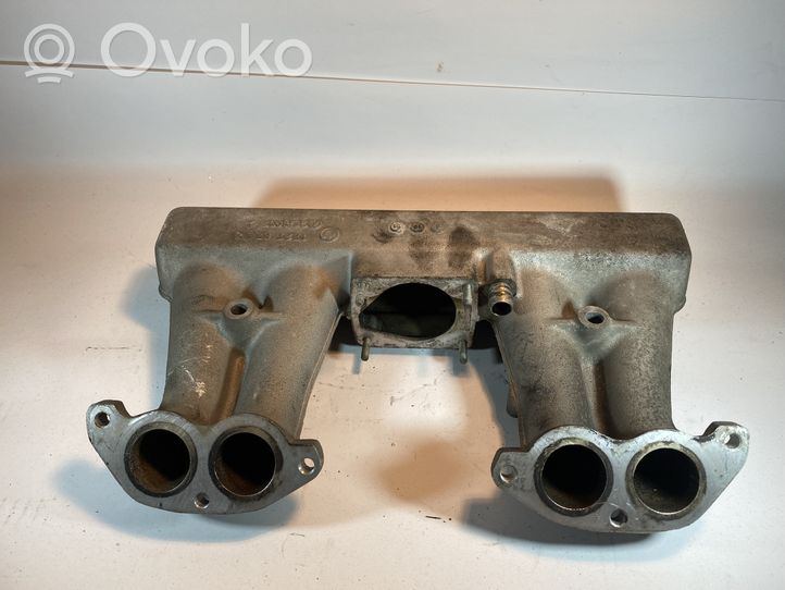 BMW 3 E36 Kita variklio skyriaus detalė 1727656