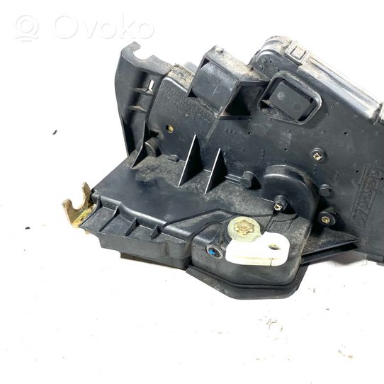 BMW 3 E46 Serratura portiera anteriore 51227011245