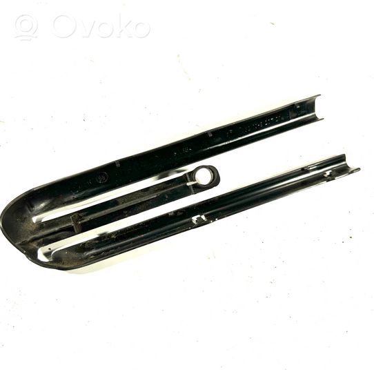 BMW 5 E39 Garniture rail de siège passager avant 8207214