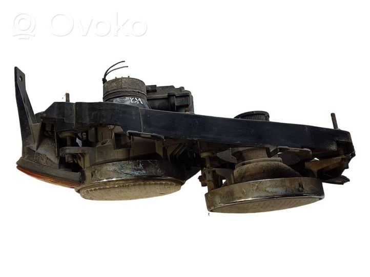 BMW 5 E34 Lampa przednia 13174000