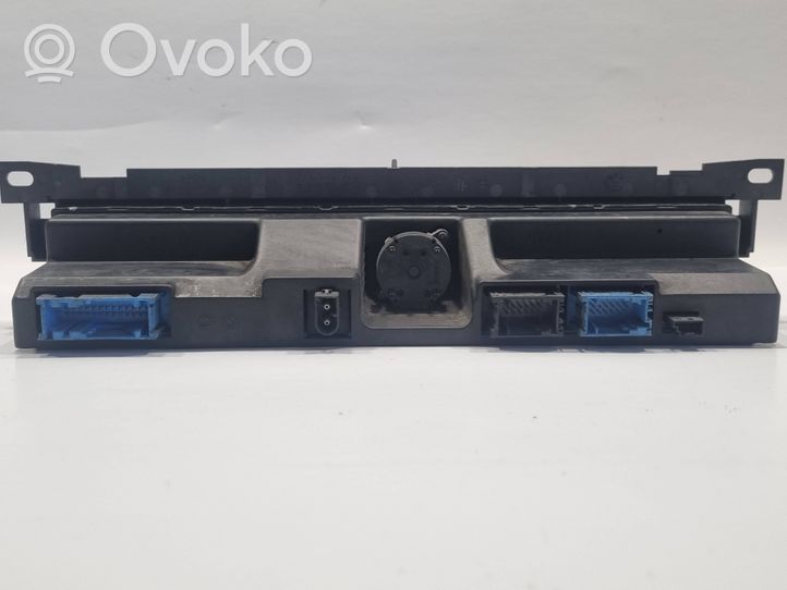 BMW 7 E65 E66 Kita panelės detalė 6923384